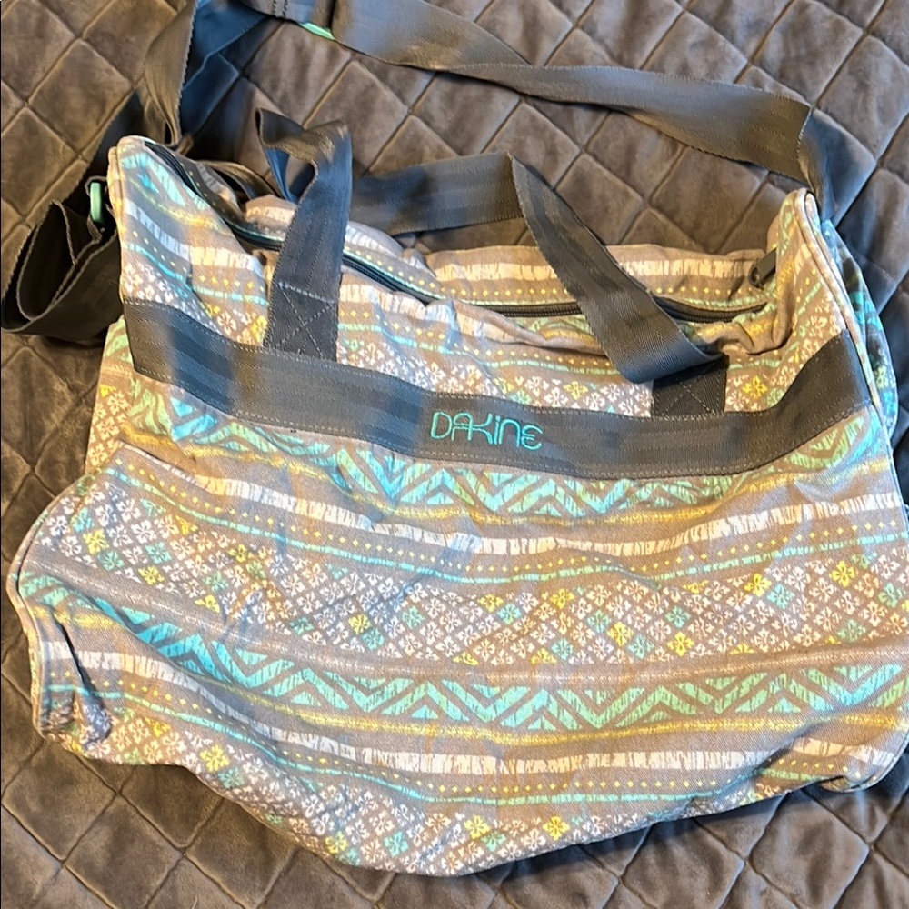 Dakine discontinued gym bag with shoe pocket